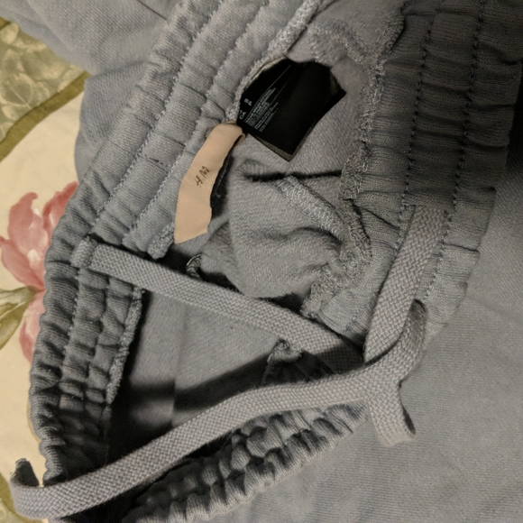 H&M blue tapered sweatpants - Picture 4 of 5